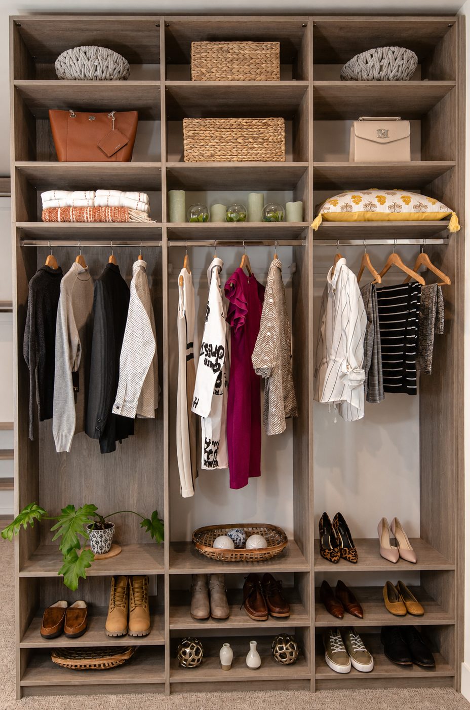Custom reach-in closet with drawers and shelving, Central Oregon